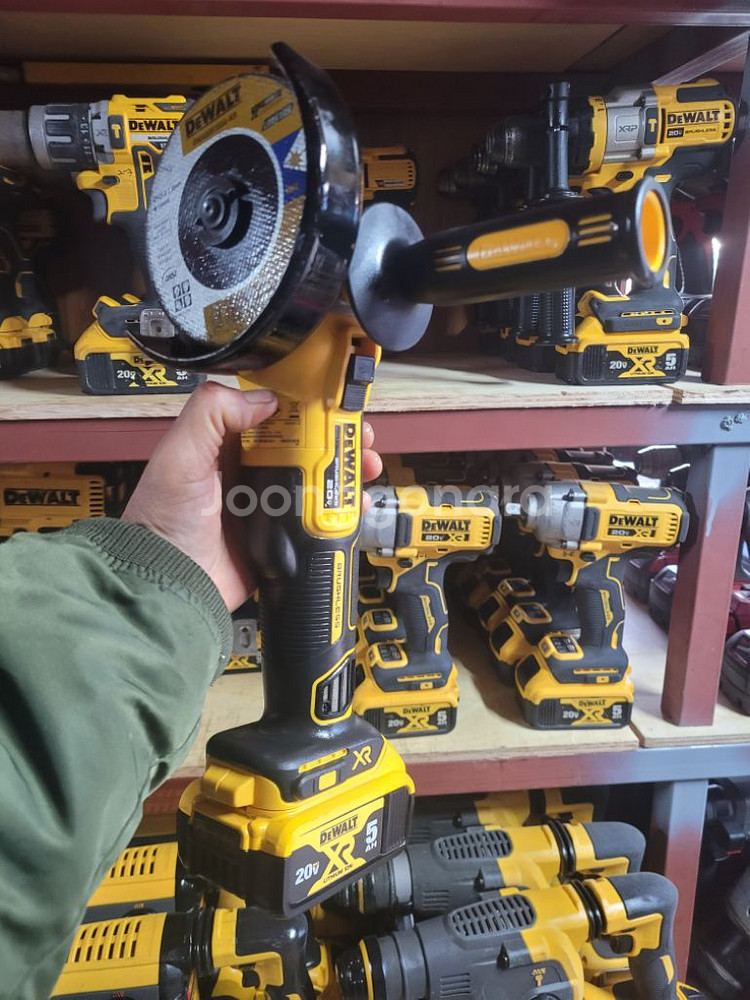 디월트충전그라인더 DCG405.5인치.2024년.신품?--7