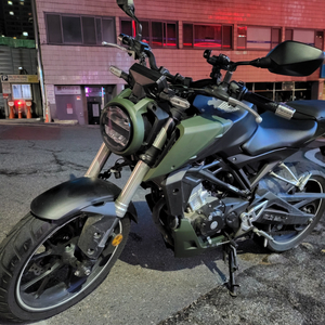 혼다 cb125r 20년식 판매합니다.