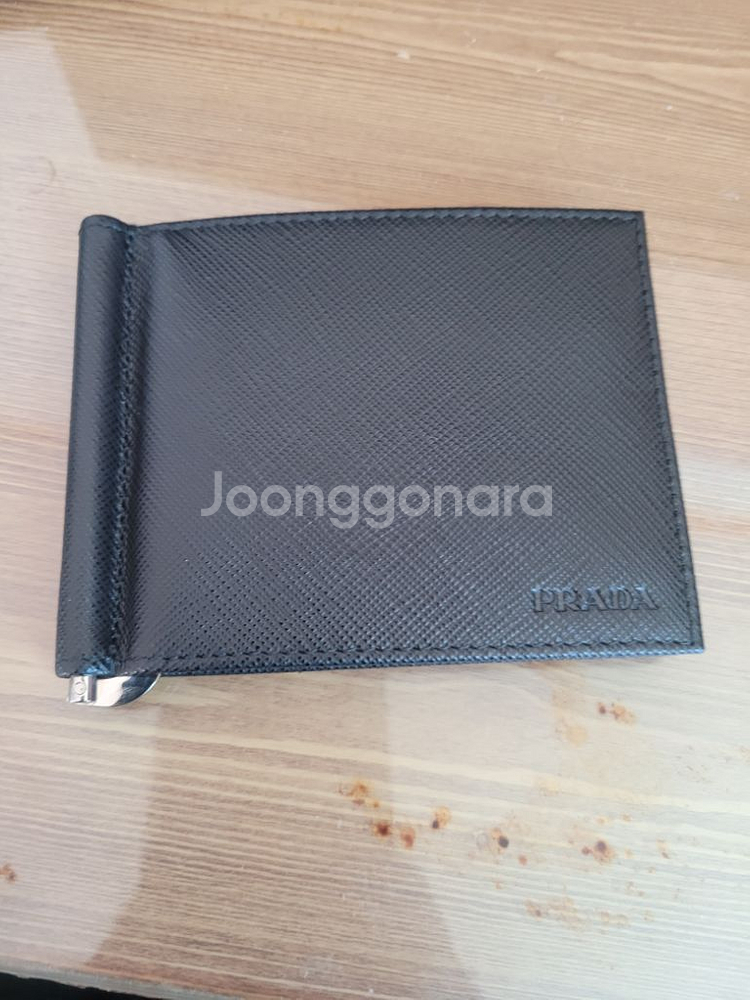 프라다 정품 사피아노 블랙레더 머니클립 팝니다--1
