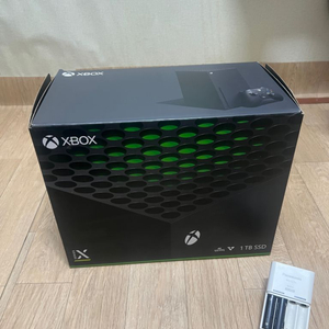 Xbox Series X 1TB +건전지 및 충전기