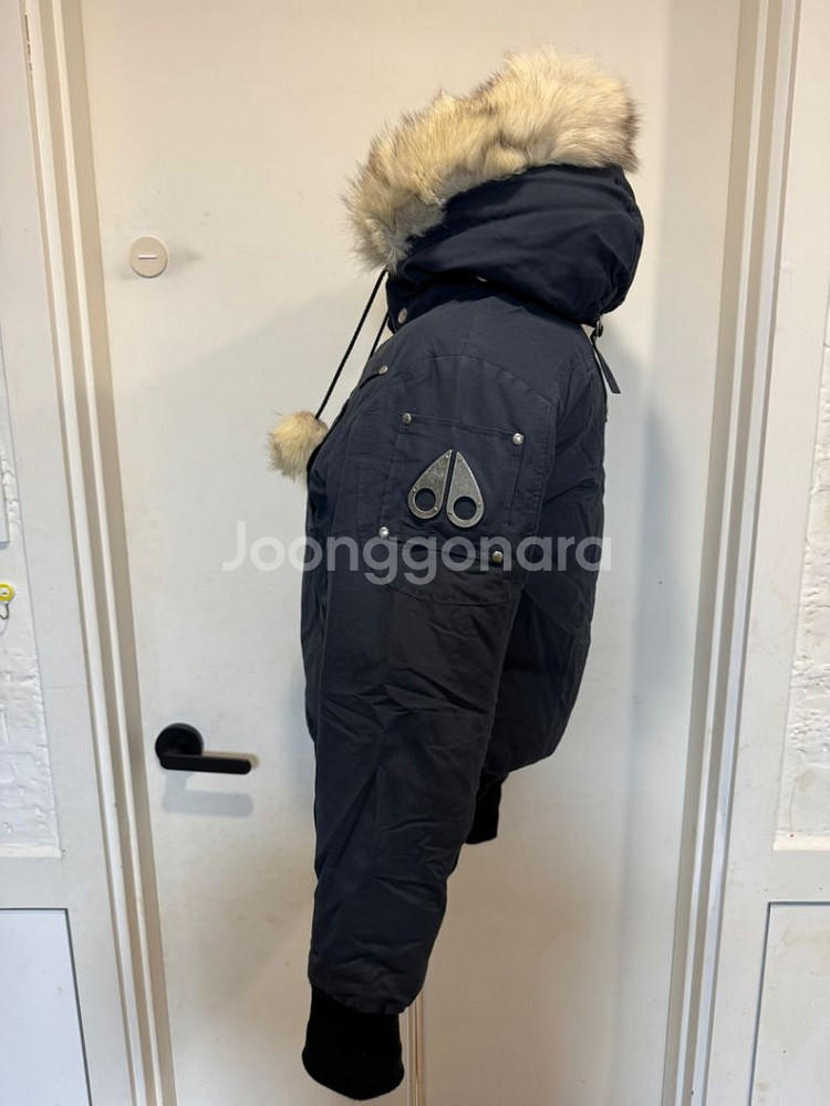 무스너클 데비 봄버 패딩--1