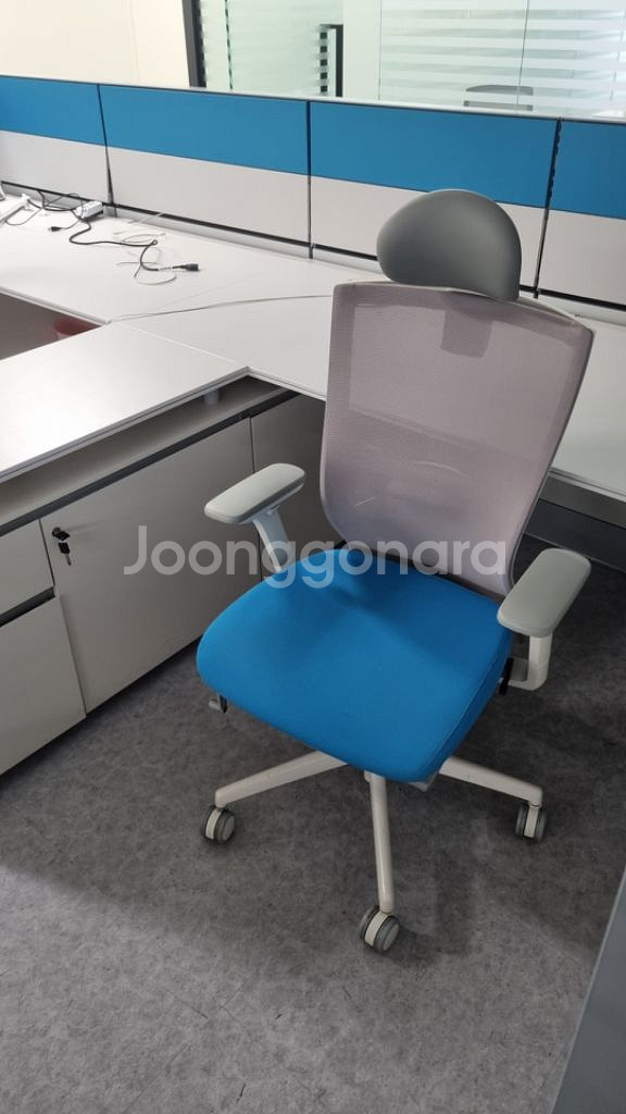 퍼시스 중고가구 사무실가구 책상 의자 파티션 회의실--7