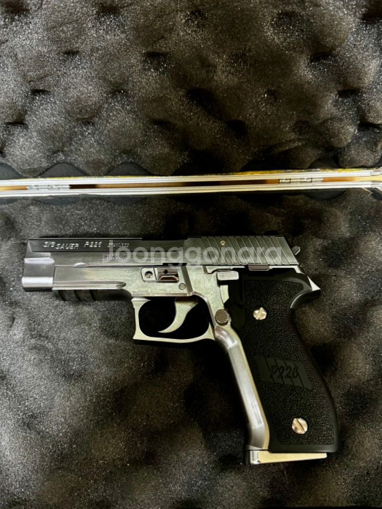 TOKYO MARUI P226+보관케이스--4