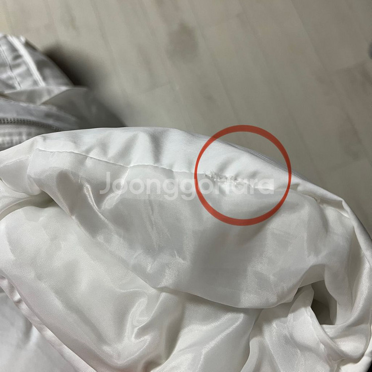 흰색 라쿤 후드 숏 패딩 퍼 리본 털 에이블리 빈티지--4