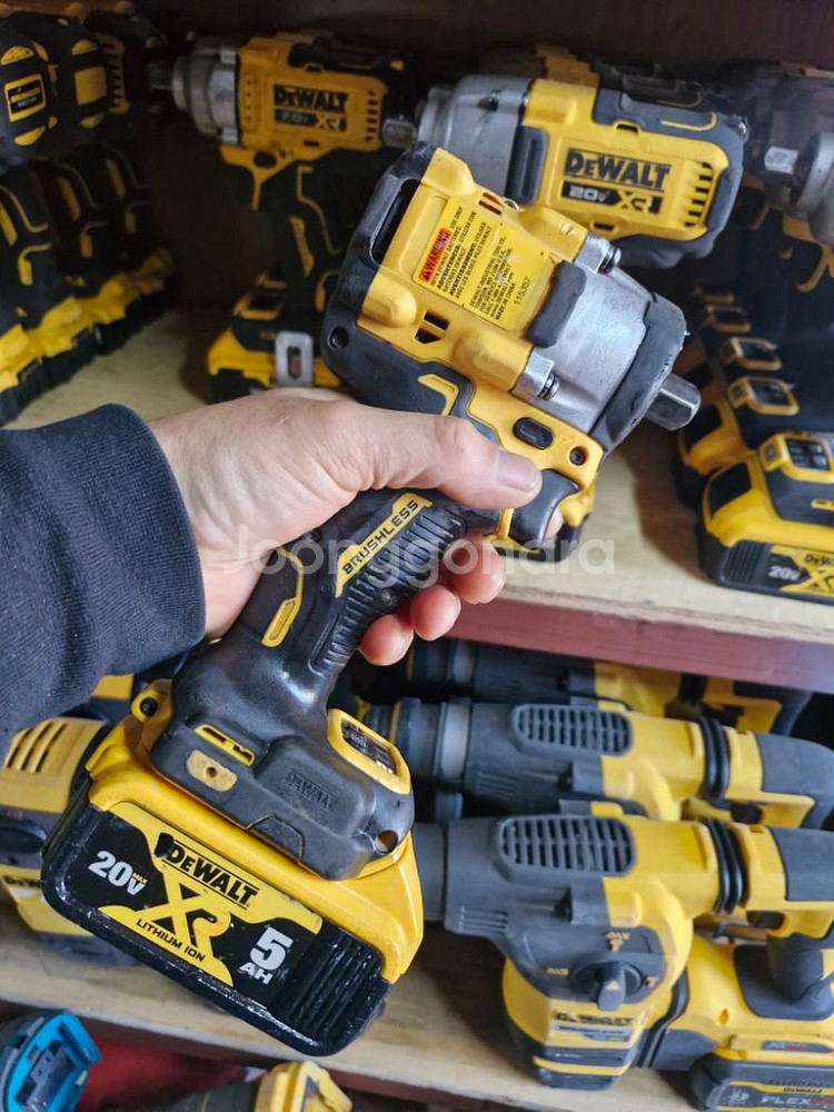 디월트충전임팩렌치DCF922배터리포함.4-1번--7