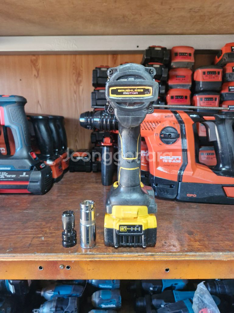 디월트충전임팩렌치DCF922배터리포함.4-1번--4