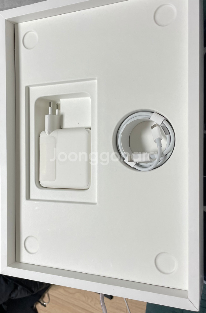 2020년식 M1 맥북프로 13인치 256GB--3
