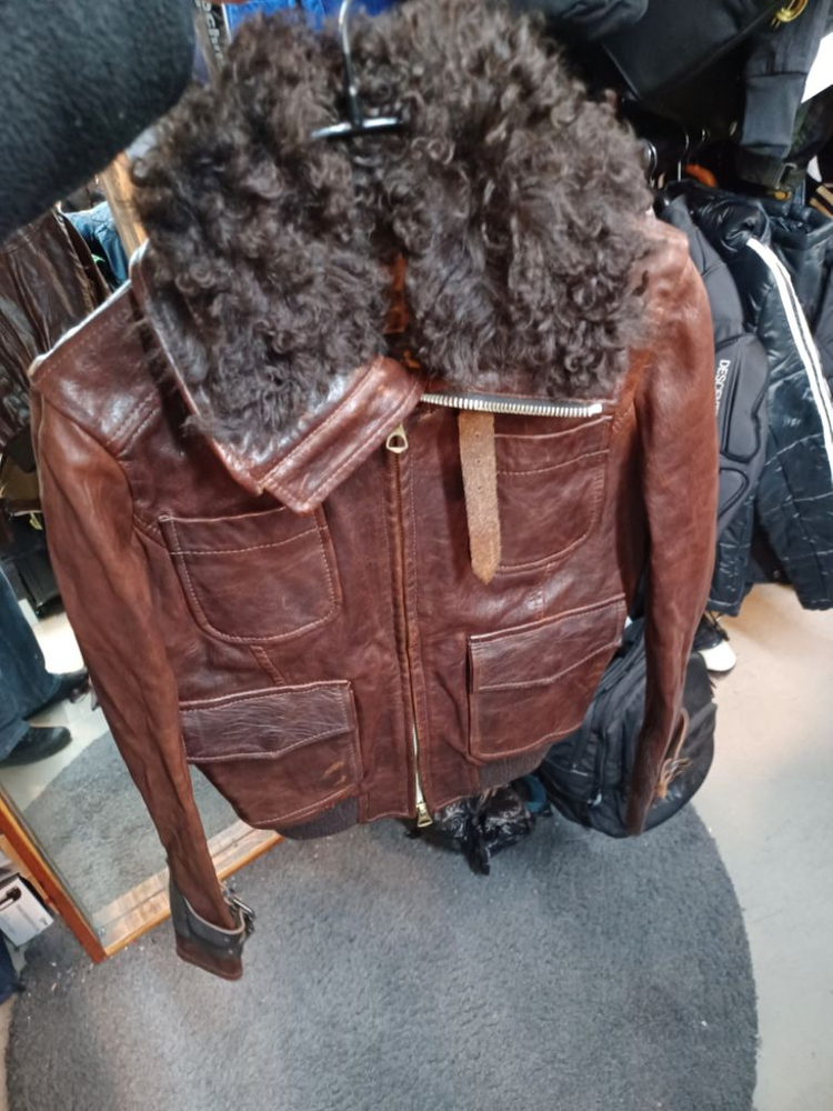 디젤 데님 갤러리 투웨이 퍼 가죽 니트 봄버자켓 38--6