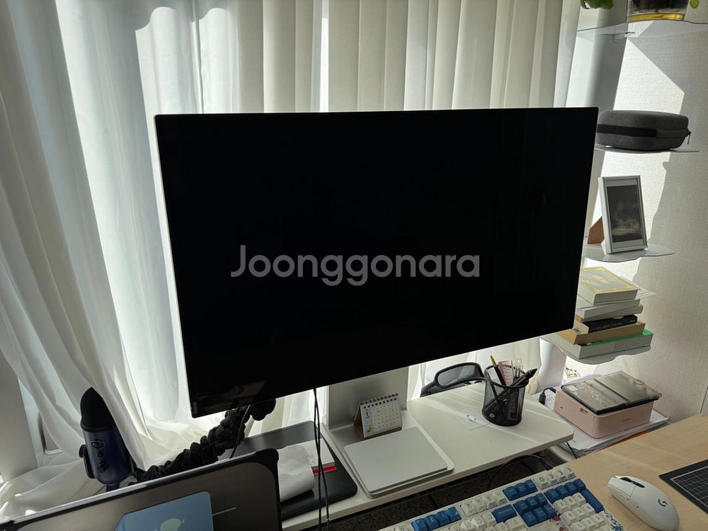 맥 프로 디스플레이 32 Retina 6K--2