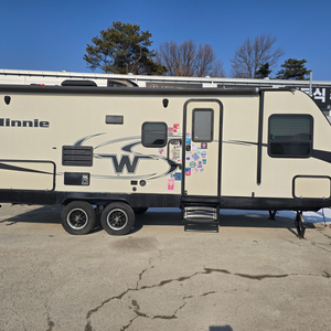 winnebago 2201DS 카라반