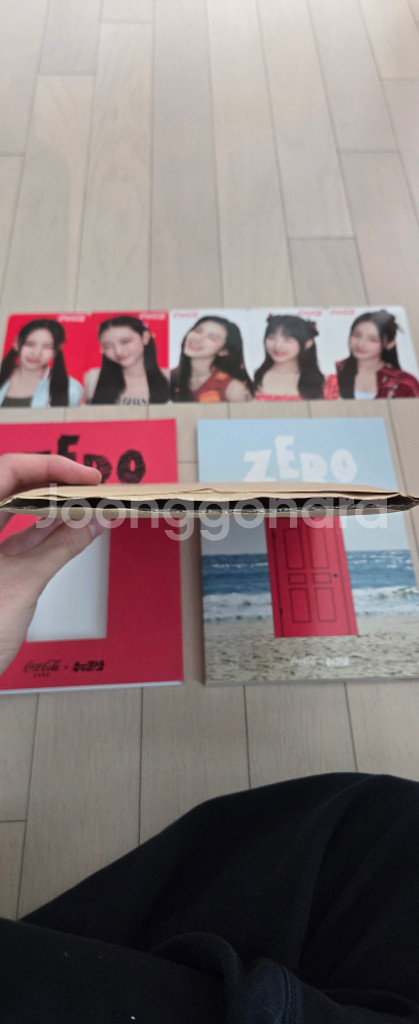 뉴진스 코카콜라 콜라보 포토북 + 엽서--1