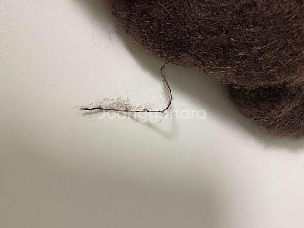 로비 키드 모헤어 다크브라운 실 5개 판매합니다.--1