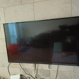 LG 55인치 UHD TV 액정 깨진거 팝니다