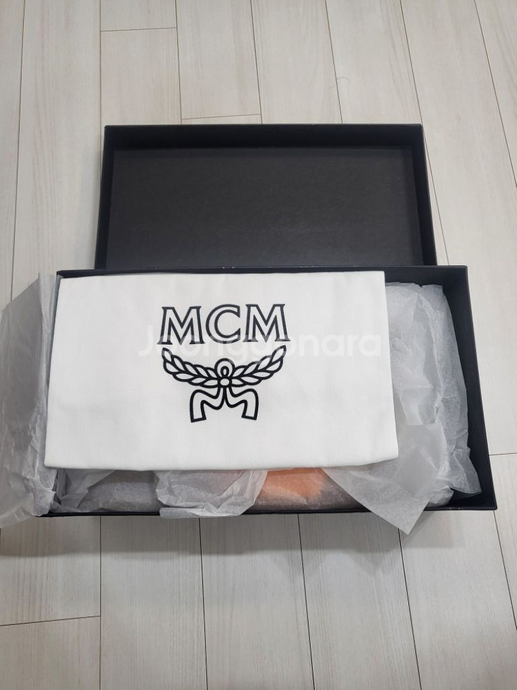 [새상품] MCM 빅로고 슬리퍼 판매 260사이즈--0