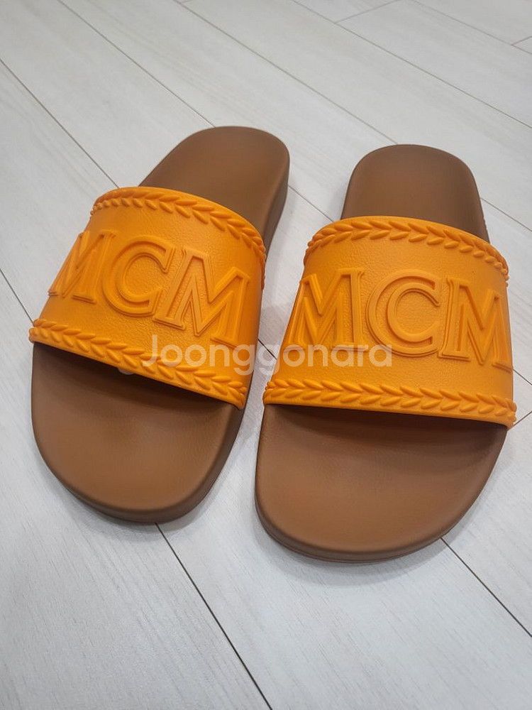 [새상품] MCM 빅로고 슬리퍼 판매 260사이즈--4