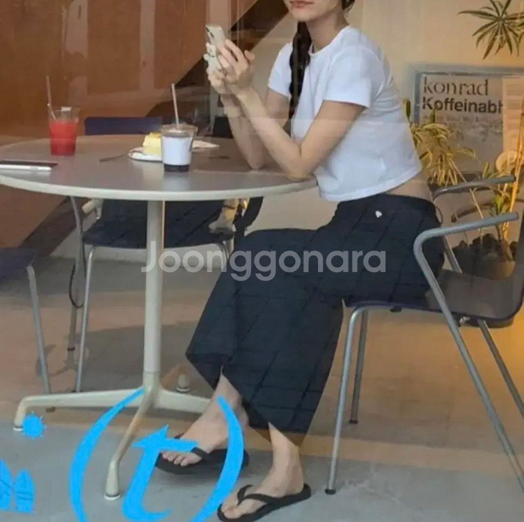 자라 ZARA 기본 블랙 화이트 흰색 검정 반팔티 크롭--4