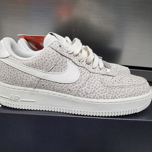 나이키 에어포스1 07프리미엄 275,280 새상품 정