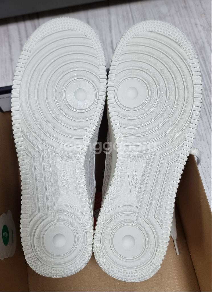 나이키 에어포스1 07프리미엄 275,280 새상품 정--3