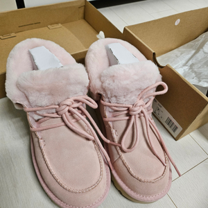 (새것/정품) 어그 UGG 디아라 부츠 핑크 240