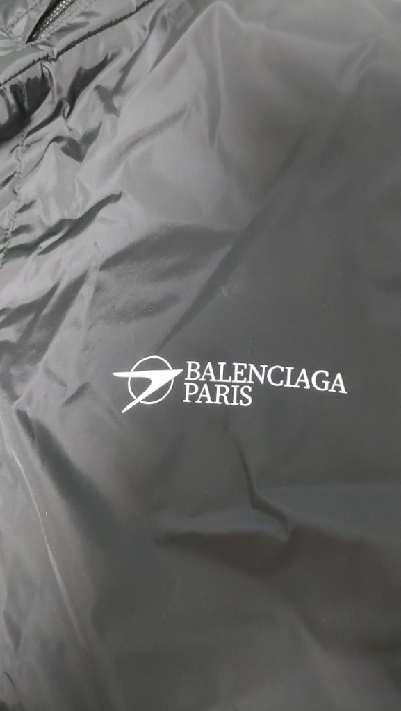 발렌시아가 바람막이 자켓 이미지