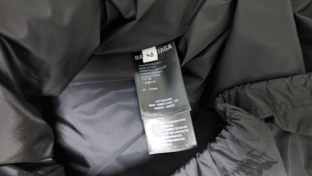 발렌시아가 바람막이 자켓 이미지