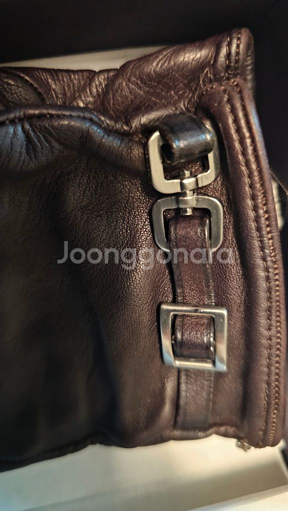 프라다 여성가죽장갑 7사이즈--8