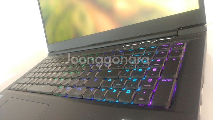 한성 TFG176 17.3인치 게이밍 노트북/램32G--4