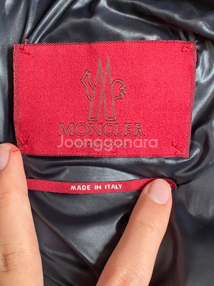 몽클레어 정품 한정판 여성패딩 1사이즈--1