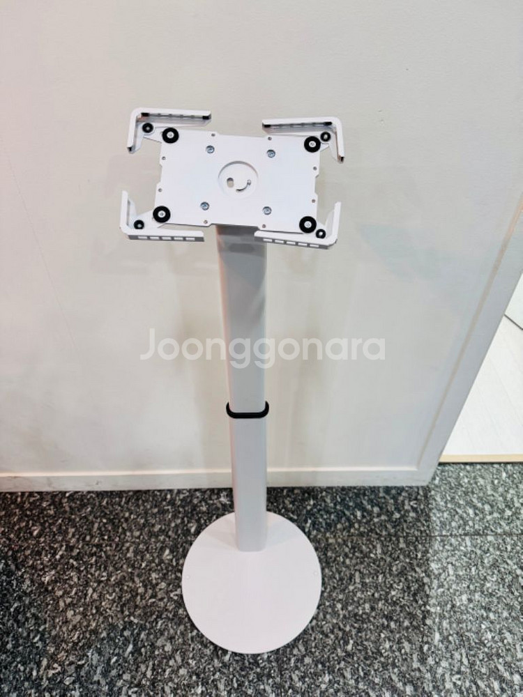고급형 태블릿 스탠드(거치대) 팝니다--1