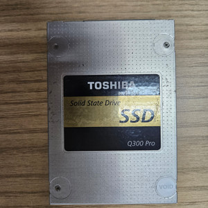 도시바 Q300 pro SSD 256G 팝니다.