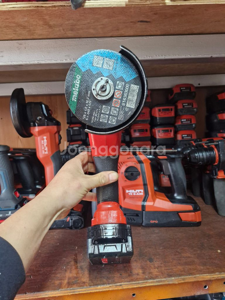 밀워키충전그라인더 M18 BLSAG 125X 2023년--1
