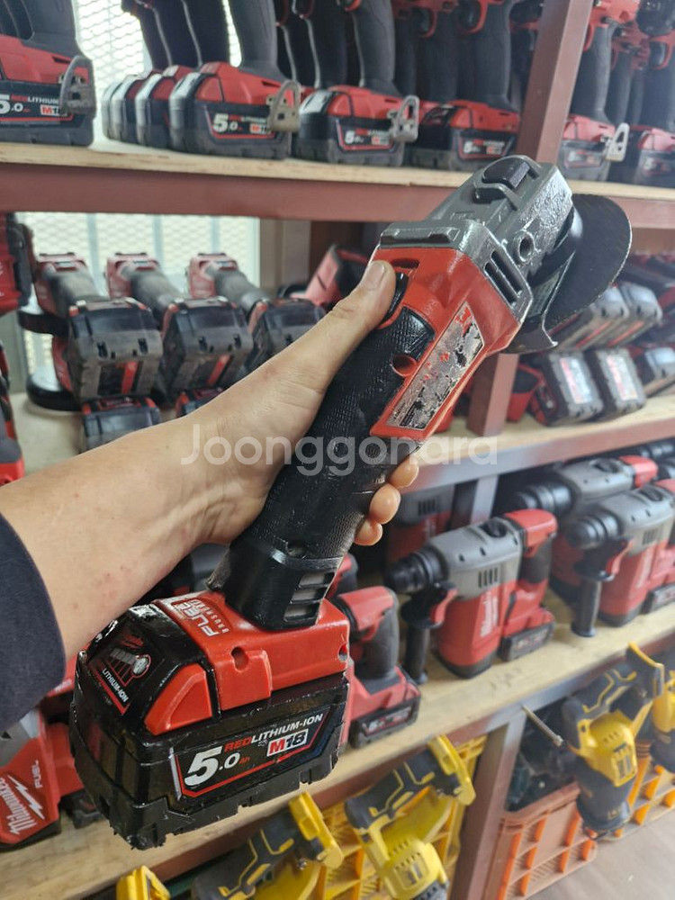 밀워키충전그라인더 M18 CAG 100X 배터리포함.깔--9