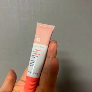 glossier 글로시에 밤 닷컴 립밤 #코코넛 팝니다