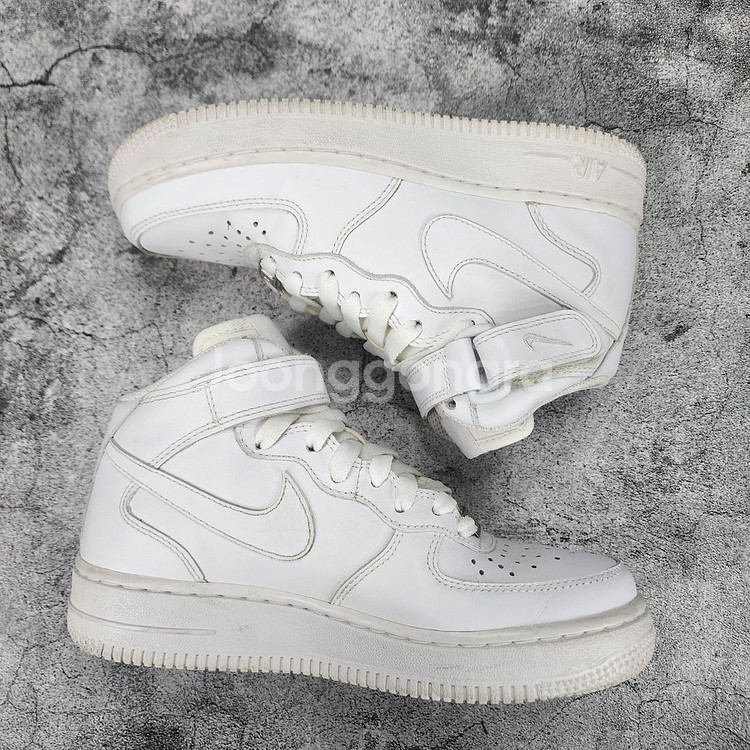 정품)나이키우먼에어포스1미드'07레더트리플화이트 220--3