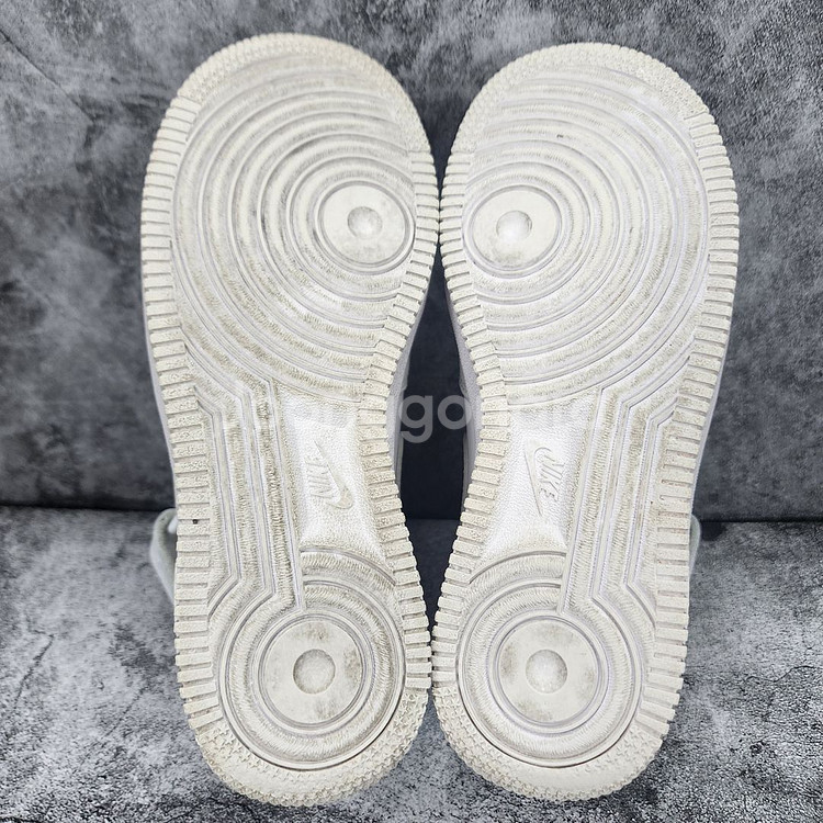 정품)나이키우먼에어포스1미드'07레더트리플화이트 220--7