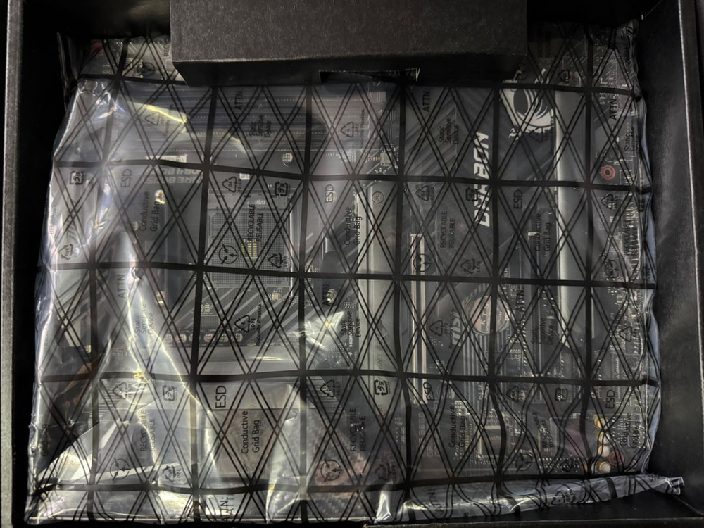 B550 gaming carbon wifi 이미지