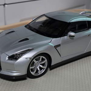 [1:18] NOREV Nissan R35