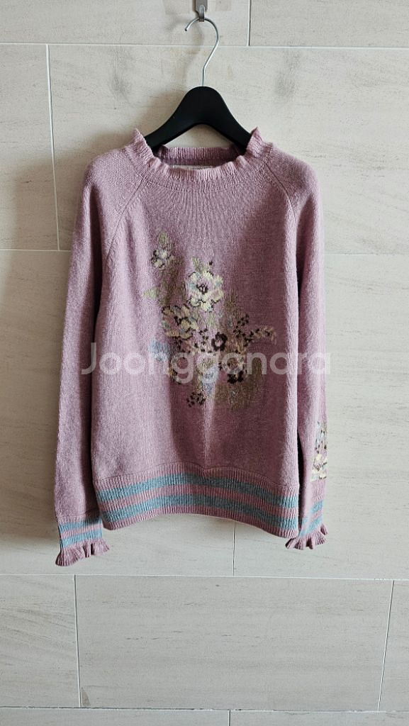 (정품) 써스데이아일랜드 자수 니트--0