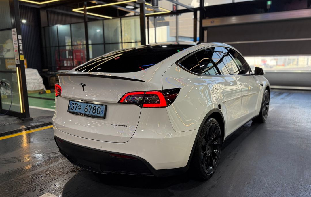 테슬라 모델Y 스텐다드 레인지 21년식 무사고 흰색차량--3