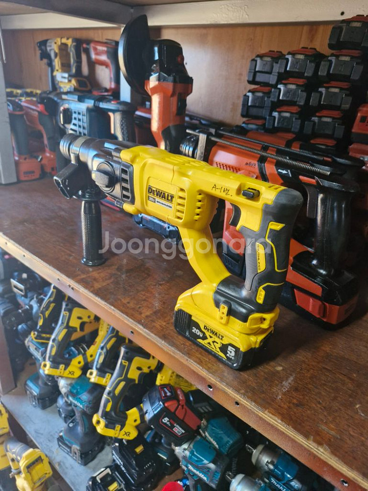 디월트충전함마드릴DCH133 P1.A+++급.앙카드릴.--2