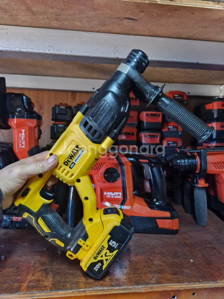 디월트충전함마드릴DCH133 P1.A+++급.앙카드릴.--4