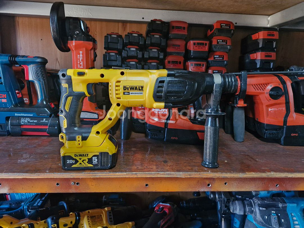 디월트충전함마드릴DCH133 P1.A+++급.앙카드릴.--3