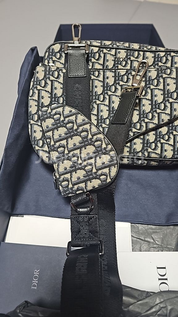 디올 오블리크 트리플 메신저백--3