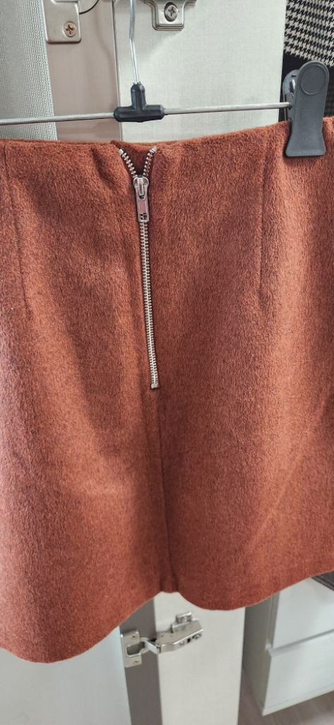 H&M 체크미니스커트+영국에서 산 기모 미니스커트 새상--1