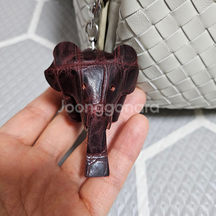 양가죽 짜임 미니 백팩에 가죽 코끼리키링 (미사용)--2