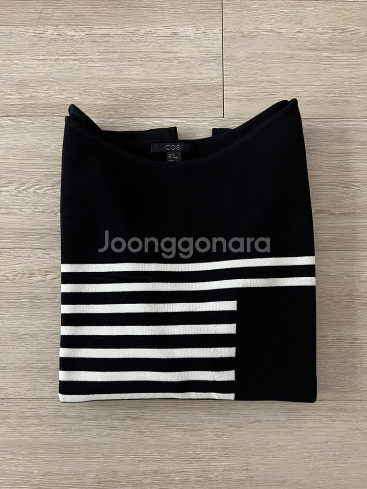COS 코스 간절기 스트라이프 니트--1