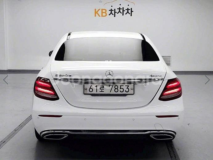 @18년식 E클래스(5세대) E220d 4매틱 아방가--2