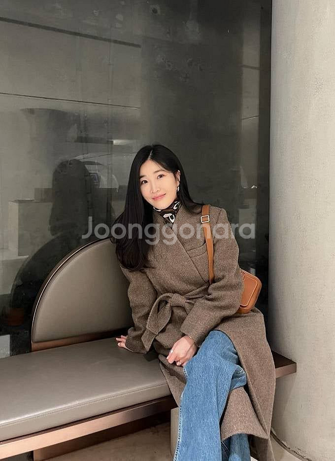 아비에무아 버진 울 벨티드 칼라리스 코트--1