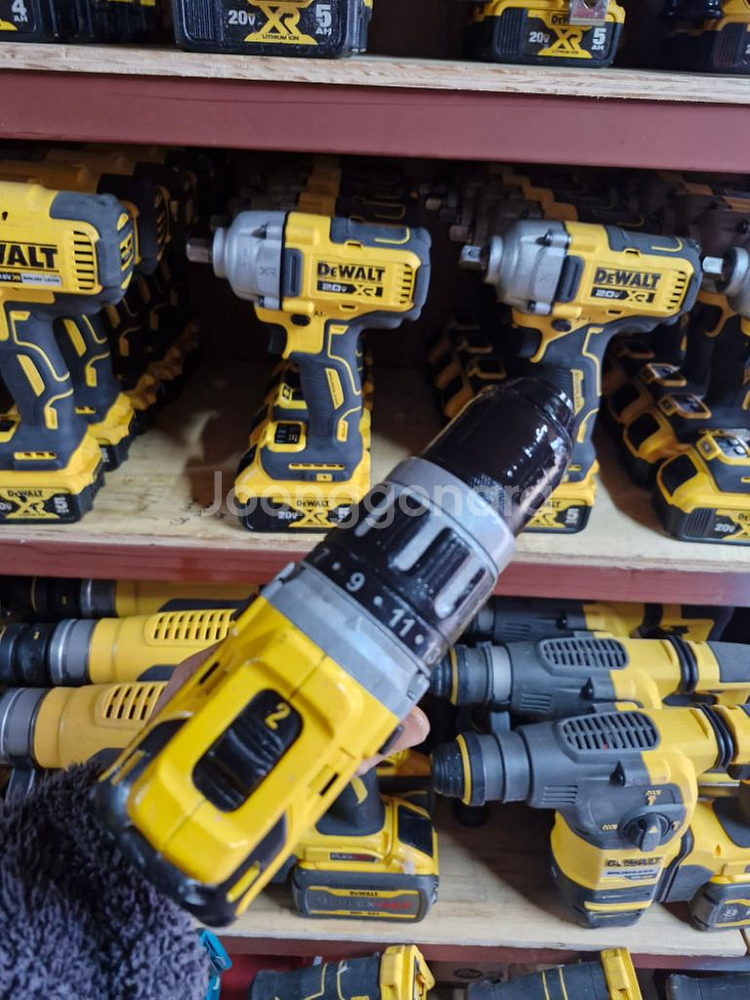 디월트충전함마드릴DCD796 배터리포함 A-1번--4