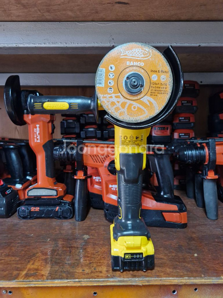 디월트충전그라인더DCG405배터리포함.최상급--1